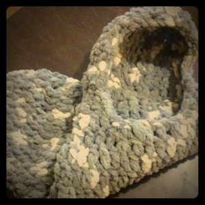 NWOT- Cozy newborn cocoon photo prop